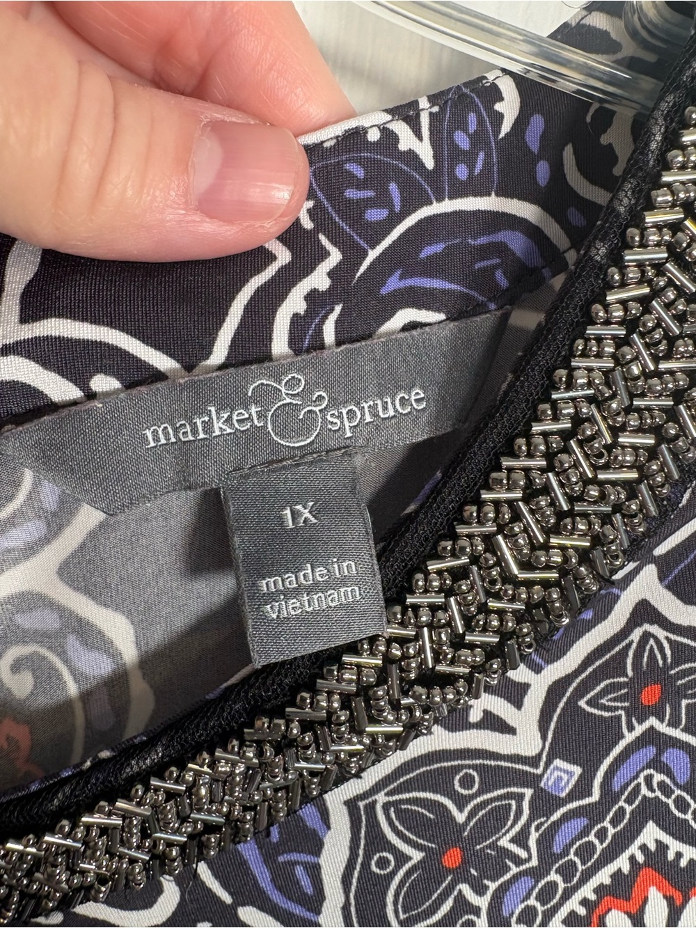 Market & Spruce Navy, Red & White Paisley-Style Sleeveless Top  Size 1X - Picture 4 of 11